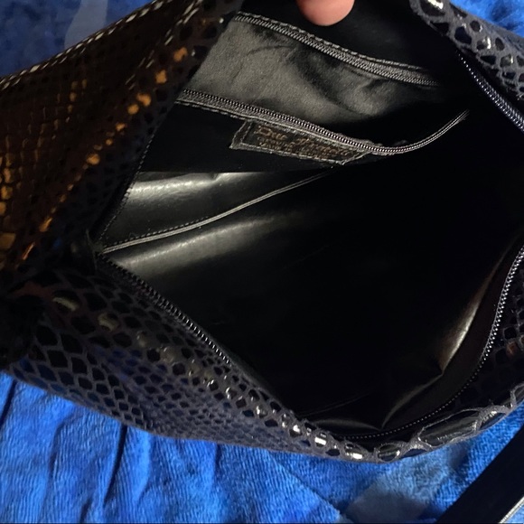 DUE FRATELLI  Black Patent Leather hobo shoulder bag - Picture 9 of 10